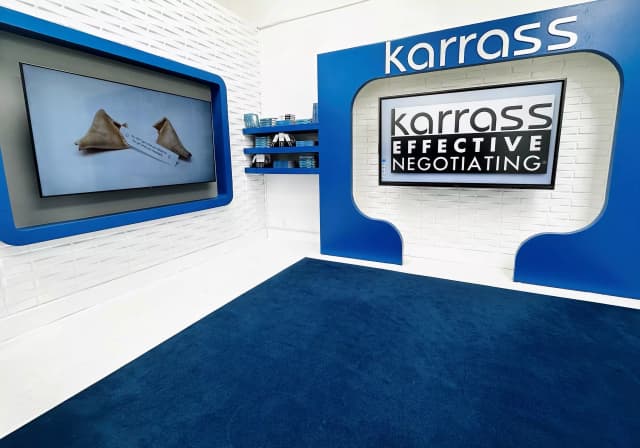 Picture of LIVE ONLINE